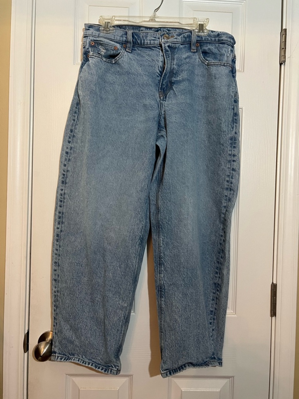 American Eagle Outfitters Straight Leg Jeans - Light Blue Wash
